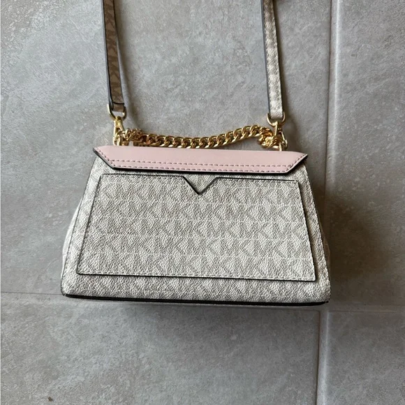 Michael Kors crossbody - Picture 6 of 9